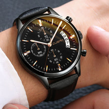 Load image into Gallery viewer, Man Crystal Quartz Wrist Watch